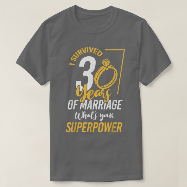 Lustigt Överlevt 30 år av Giftermål T Shirt (Design framsida)