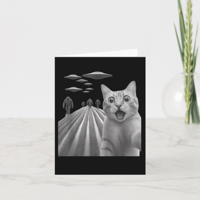 Lustigt överraskad Skrämt kattselfie med Bigfoot o Kort (Framsida)