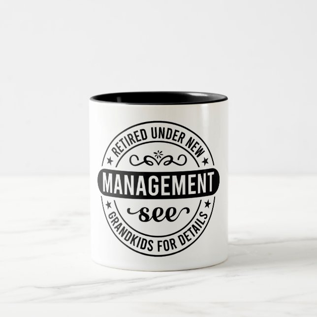 Lustigt pensionerat under ny hantering Två-Tonad mugg (Center)