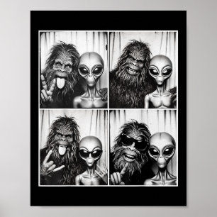 Lustigt Photobooth Photo Sasquatch Ufo Bigfoot och Poster