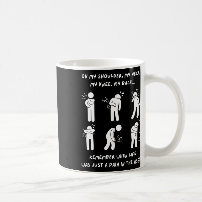 Lustigt presenterar äldre personer 50:e 60:e 70:e  kaffemugg (Höger)