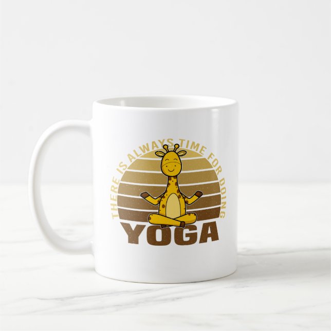 Lustigt söt giraffe som gör yoga. kaffemugg (Vänster)
