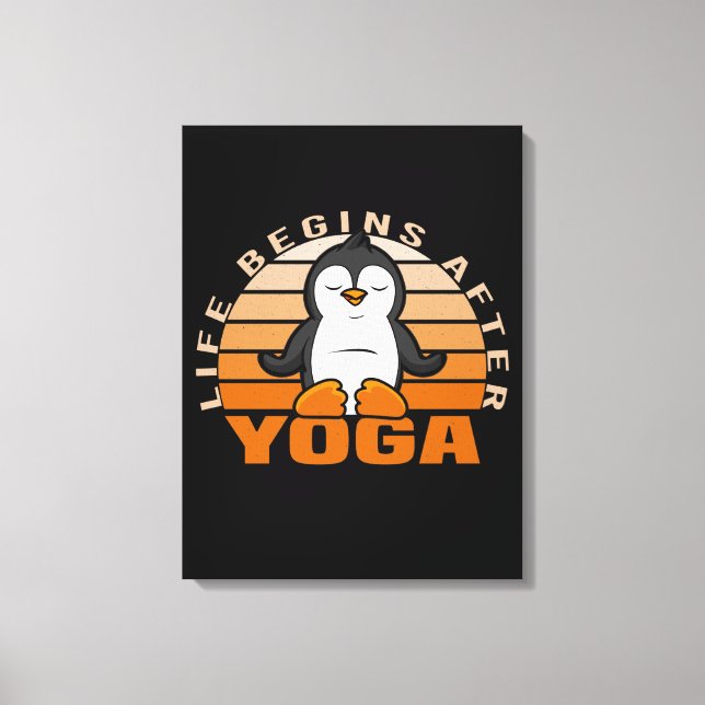 Lustigt söt penguin som gör yoga. canvastryck (Framsida)
