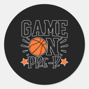 Lustigt spel på förk-kids basketbollsspor runt klistermärke