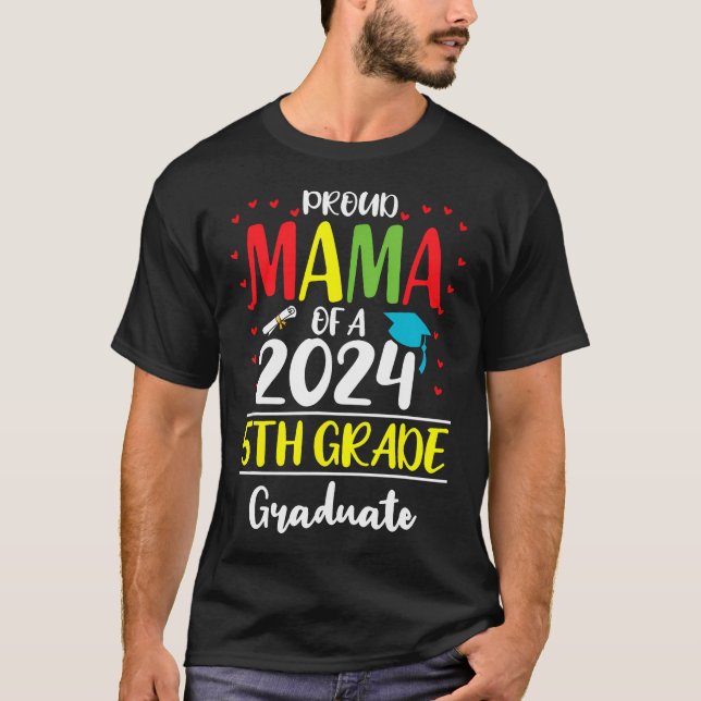 Lustigt stolt Mamma för 2024, 5:e Klass Grad T Shirt (Framsida)