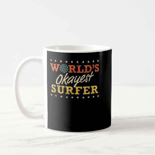 Lustigt Surfing World's Okayest Surfer Retro Vinta Kaffemugg (Vänster)
