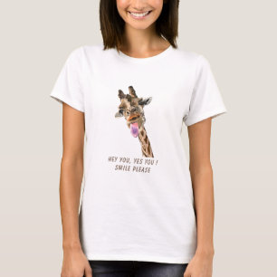 Lustigt T-Shirt med Lycklig Playful Giraffe - Smil
