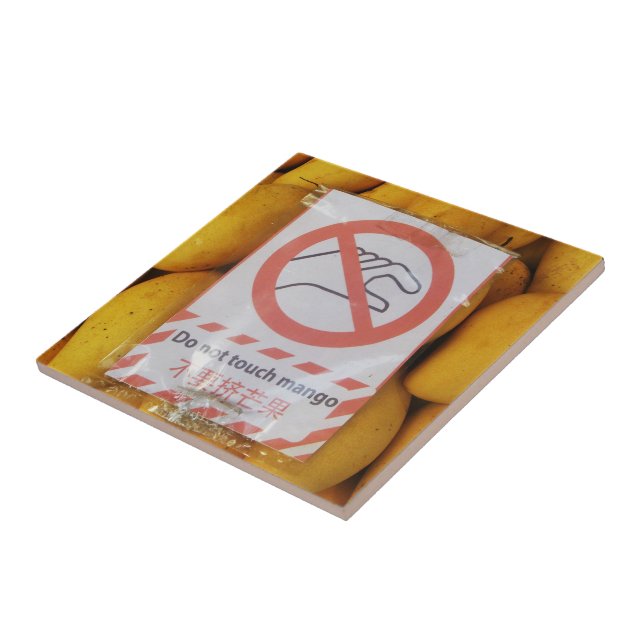 Lustigt tecken "Rör inte mango" Kakelplatta (Sidan)