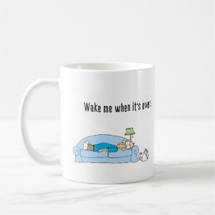 Lustigt tecknad kaffe mugg. "Vakna mig när det är Kaffemugg