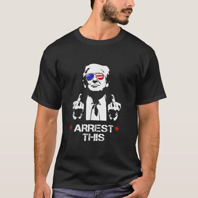 Lustigt Trump Arrest Den här Långärmaden T Shirt (Framsida)