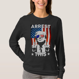 Lustigt Trump Arrest The American Flagga Trump 202 T Shirt