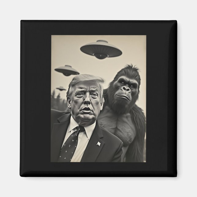 Lustigt Trump Bigfoot Selfie med Ufos Konstig Alie Magnet (Framsidan)