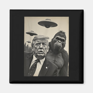 Lustigt Trump Bigfoot Selfie med Ufos Konstig Alie Magnet