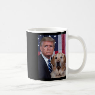 Lustigt Trump och Golden Retriever Hund USA flagga Kaffemugg