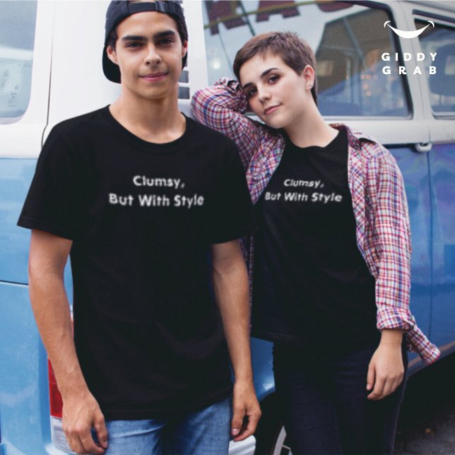 Lustigt typottecken citerar klumsi, men med Stil T Shirt (Skapare uppladdad)
