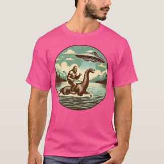 Lustigt Ufo Bigfoot Riding Loch Ness Monster. Bigf T Shirt