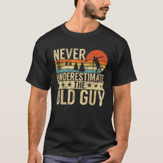 Lustigt ultimate Frisbee, den gamla Guy Disk Golf T Shirt