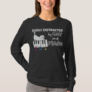 Lustigt uppdelat av Cat och Piano Musician T Shirt