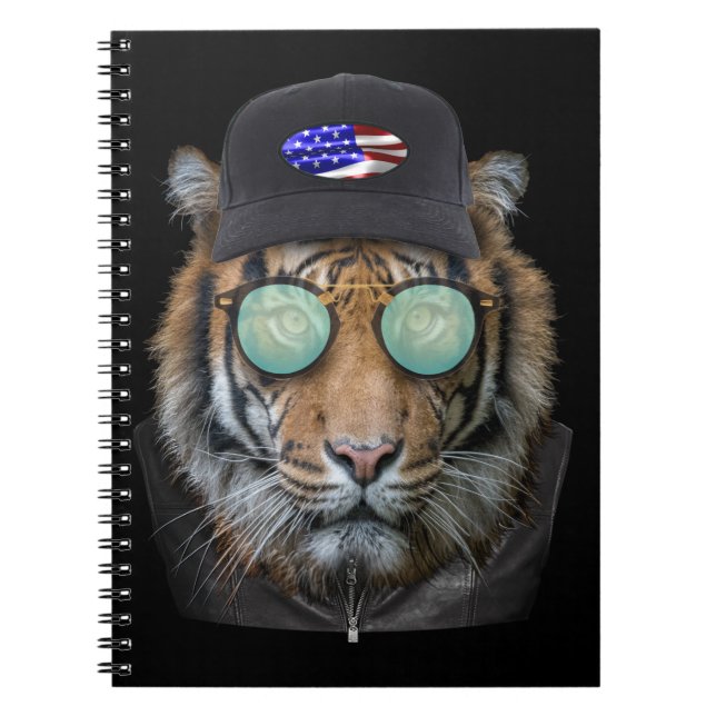 Lustigt vilt klädt på Funny Bengal Tiger Anteckningsbok (Framsidan)