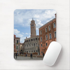 Lutande klocktorn till Santo Stefano Venedig Itali Musmatta