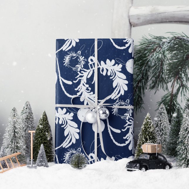 Lux Julens Elegant Baubles på Blue Presentpapper (Wrap your gifts in elegance and joy with Lux Christmas, spreading love this festive season.)