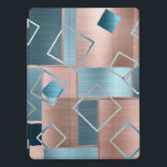 Luxe Abstrakt |  Ro Guld och Teal Geometric iPad Pro Skydd<br><div class="desc">Den moderna contemporaryn 1990-talet Memphis-abstrakten med nordiska skandinaviska geometriska former mönster med borstad metall struktur i faux metallisk koppar-guld och turkosa teal-blå-grönt med ro-accenter. Den här handmålade vattenfärgen och den blandade mellanstora övertoningen lägger till perfekten färg och stil. #abstractart För anpassningar, produktsamordning eller annat färg, gå till JustFharryn @ Zazzle.com...</div>