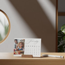 Luxe Script Easel Calendar Januari 2026