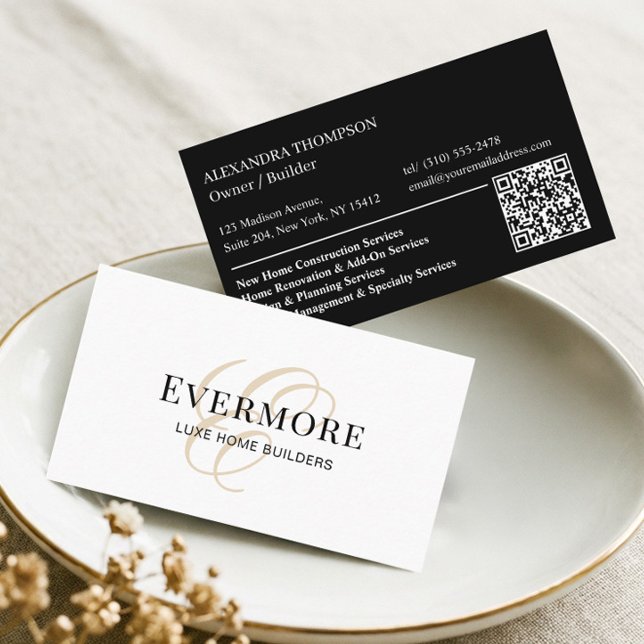 Luxe Svart Vitt Monogram Hem Entreprenör QR-kod Visitkort (Luxe Black White Monogram Home Contractor QR Code Business Card)