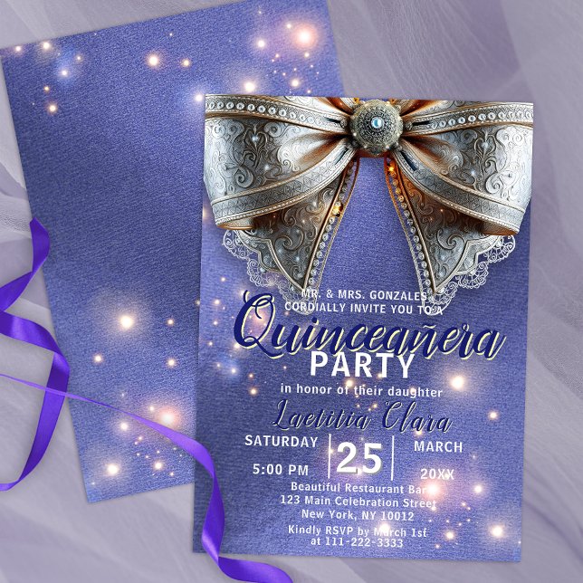Luxurious Ornate Silver Bow på Lila Quinceañera Inbjudningar (Skapare uppladdad)