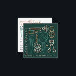Luxury Beauty Charms Makeup Verktyg Emerald Grönt Fyrkantigt Visitkort<br><div class="desc">affärskortets utformning av elegant och slående skönhet. Vår design har våra handdragna skönhetsikoner: spegel, hjärtkompakt, pensel, läppstift, mascara, ögonfransskurkare och nagel poler som är vackert arrangerade. Anpassa med ditt företag namn och din webbplats. En djup bakgrundsbild av grönten med skarv rosa, brunt och grönt skapar en elegant och lyxaktigt utseende....</div>