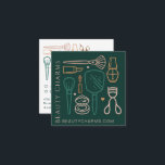 Luxury Beauty Charms Makeup Verktyg Emerald Grönt Fyrkantigt Visitkort<br><div class="desc">affärskortets utformning av elegant och slående skönhet. Vår design har våra handdragna skönhetsikoner: spegel, hjärtkompakt, pensel, läppstift, mascara, ögonfransskurkare och nagel poler som är vackert arrangerade. Anpassa med ditt företag namn och din webbplats. En djup bakgrundsbild av grönten med skarv rosa, brunt och grönt skapar en elegant och lyxaktigt utseende....</div>