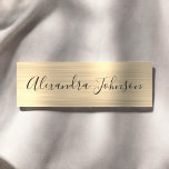 Luxury Gold Foil Modern Professionell Namnbricka<br><div class="desc">Luxury Gold Foil Metallic Stainless Steel Minimalist Business Namn bricka med vitt skript namnteckning typografi för monogrammet. Namn bricka i Affärskortet Luxury Gold Foil Metall kan anpassas med ditt namn. Kontakta designern om du vill ha anpassade matchande objekt.</div>