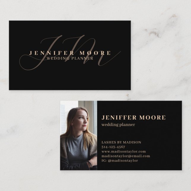 Luxury Golden and Black Monogrammed Visitkort (Fram/baksida)