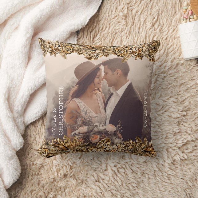 Luxury Golden Flowers Elegant Chic Classy Black Kudde (Filt)