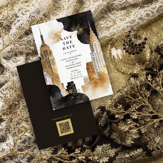 Luxury Iconic NY Buildings Cityscape Glitter  Spara Datumet (Luxury Iconic NYC Buildings Cityscape with Glitter effect Wedding Save the Date Card Design.)