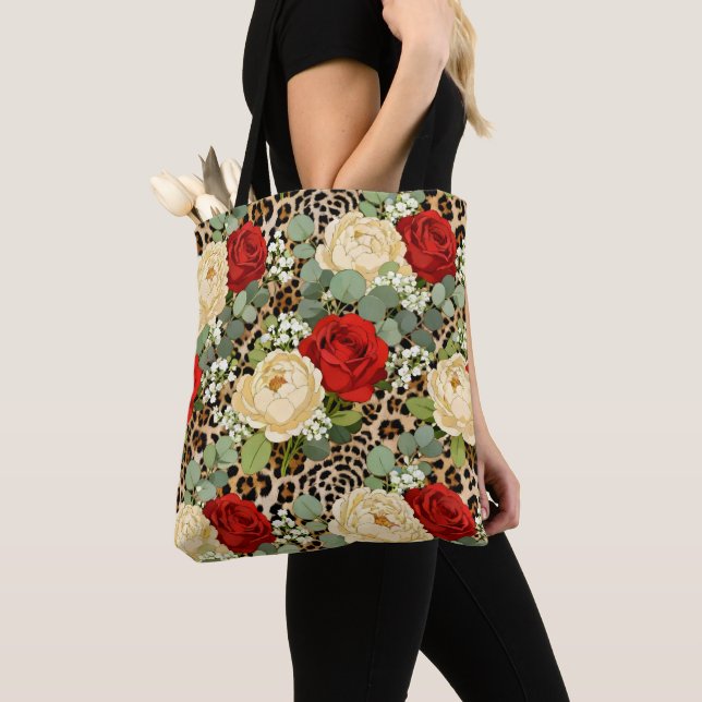 Luxury Leopard & Red Rose Pattern  Tygkasse (Närbild)