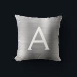 Luxury Silver Brushed Metall Monogram Namn Initial Kudde<br><div class="desc">Luxury Silver Foil Brushed Metall Monogram Namn och Initial Pillow. Kudden ger perfekten åt någon som dekorerar hennes rum i silver.</div>
