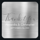 Luxury Silver Wedding Favor Tack Fyrkantigt Klistermärke<br><div class="desc">Tack-märke för  för sälförslutning i silver Bröllop. Det här klistermärket kan anpassas till ditt namn och bröllop-datum och användas för att försegla dina bröllopsinbjudningar eller favoritpåsar. Kontakta designern om du vill matcha objekt.</div>