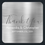 Luxury Silver Wedding Favor Tack Fyrkantigt Klistermärke<br><div class="desc">Tack-märke för  för sälförslutning i silver Bröllop. Det här klistermärket kan anpassas till ditt namn och bröllop-datum och användas för att försegla dina bröllopsinbjudningar eller favoritpåsar. Kontakta designern om du vill matcha objekt.</div>