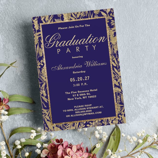 Luxvaror lila guld glitter blommigt Studenten Inbjudningar (Luxury purple gold glitter floral Graduation)