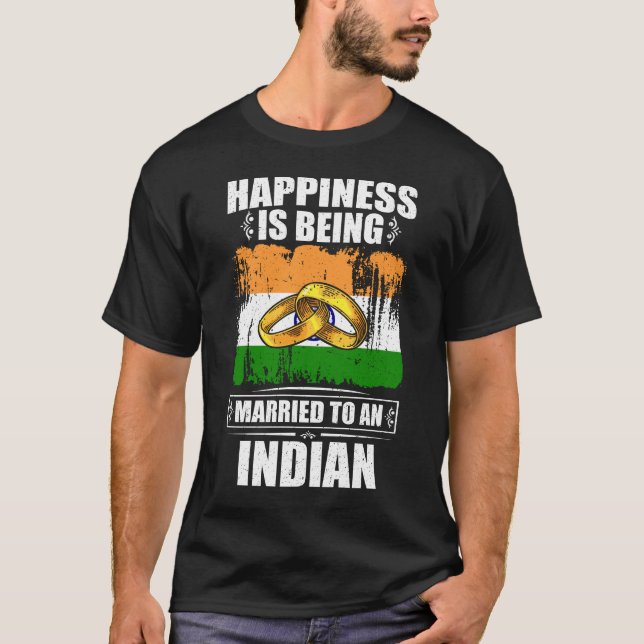 Lycka är gift med en indian t shirt (Framsida)