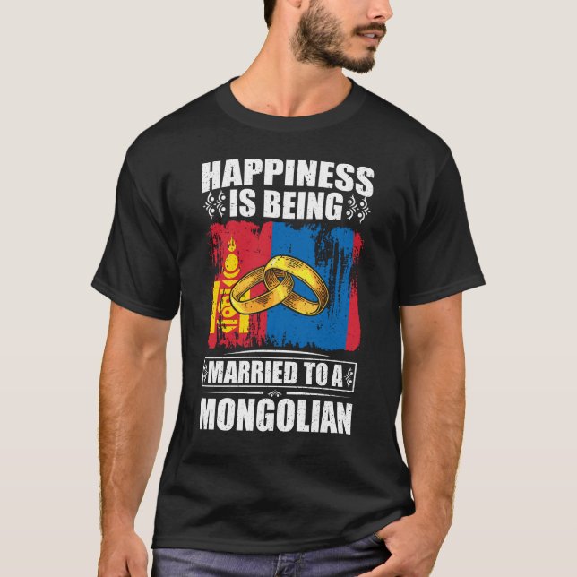 Lycka är gift med en mongolisk t shirt (Framsida)