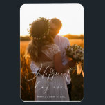 Lycka till Varje Elegant Calligraphy Bröllop Magnet<br><div class="desc">En utsökt fotomagnet i bröllop med dina vackra bröllop-foton. En vit kalligrafi med elegant som täcker "lyckligaste dagen någonsin", som är förskönad med dekorativa hjärtblomningar, ger bilden med personlig av parets datum namn och bröllop som skapar en tidlös och intim känsla. Texten placeras delikatmässigt över fotot och kontrasterar försiktigt mot...</div>