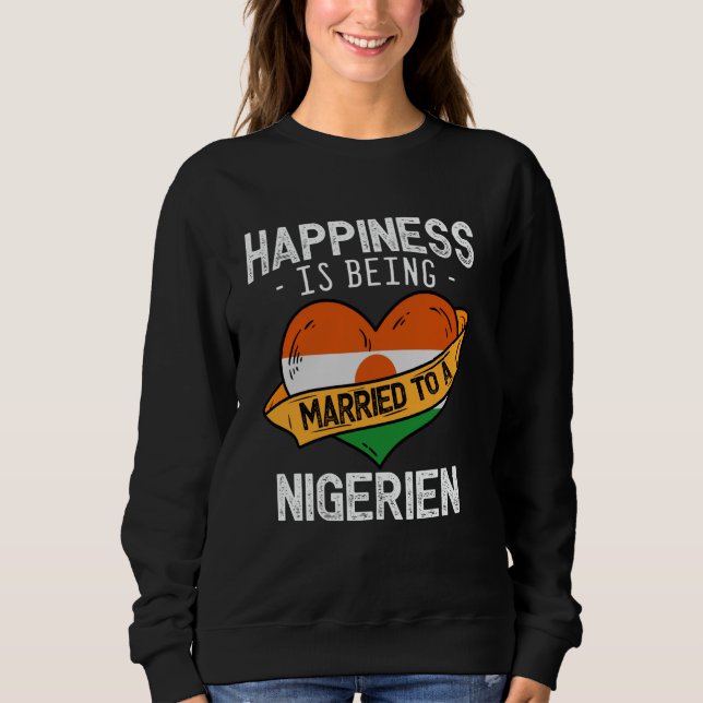 Lyckan Är Att Vara Gift Med En Nigerisk Fru Make T Shirt (Framsida)
