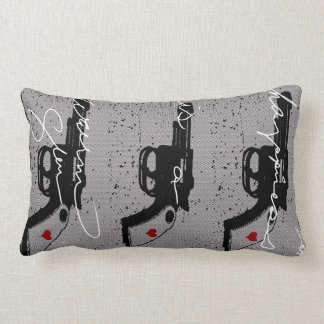 Lyckan är ett varmt vapen kudder lumbarkudde