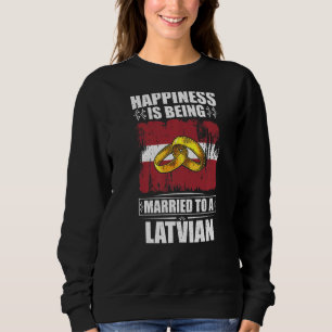 Lyckan är gift med ett lettiskt Lettland T Shirt