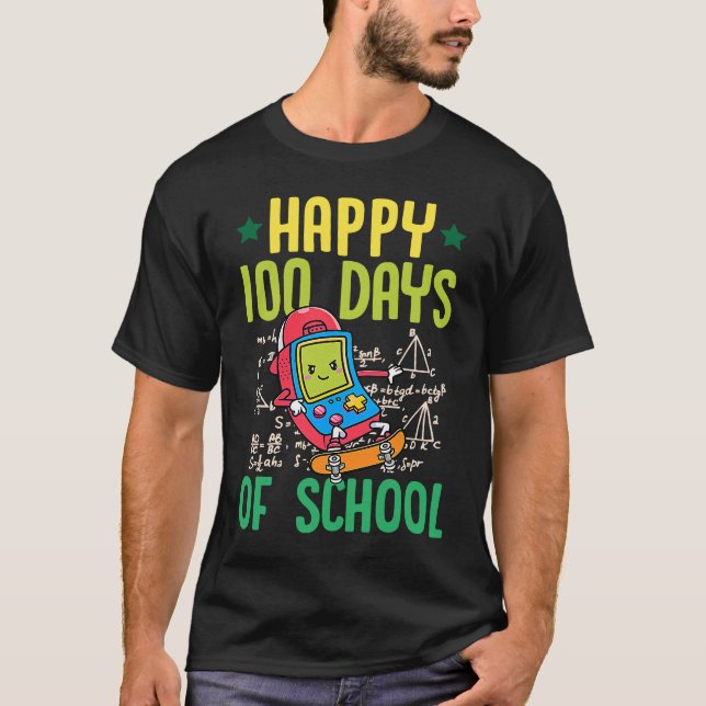 Lycklig 100 dagar med Skateboarder Gamer Math t Shirt (Framsida)