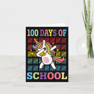 Lycklig 100 dagar med skolbarn som döper Unicorn K Kort