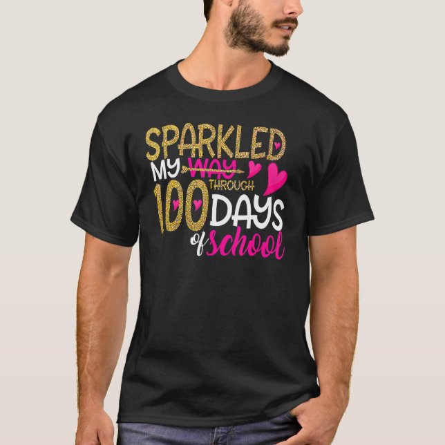 Lycklig 100 dagar sparklad min väg till 100 dagar  t shirt (Framsida)