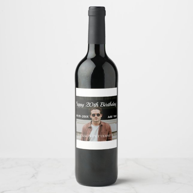 Lycklig 20-årsdag, enkelt fototillägg namn datum m vinflaska etikett (Framsida)